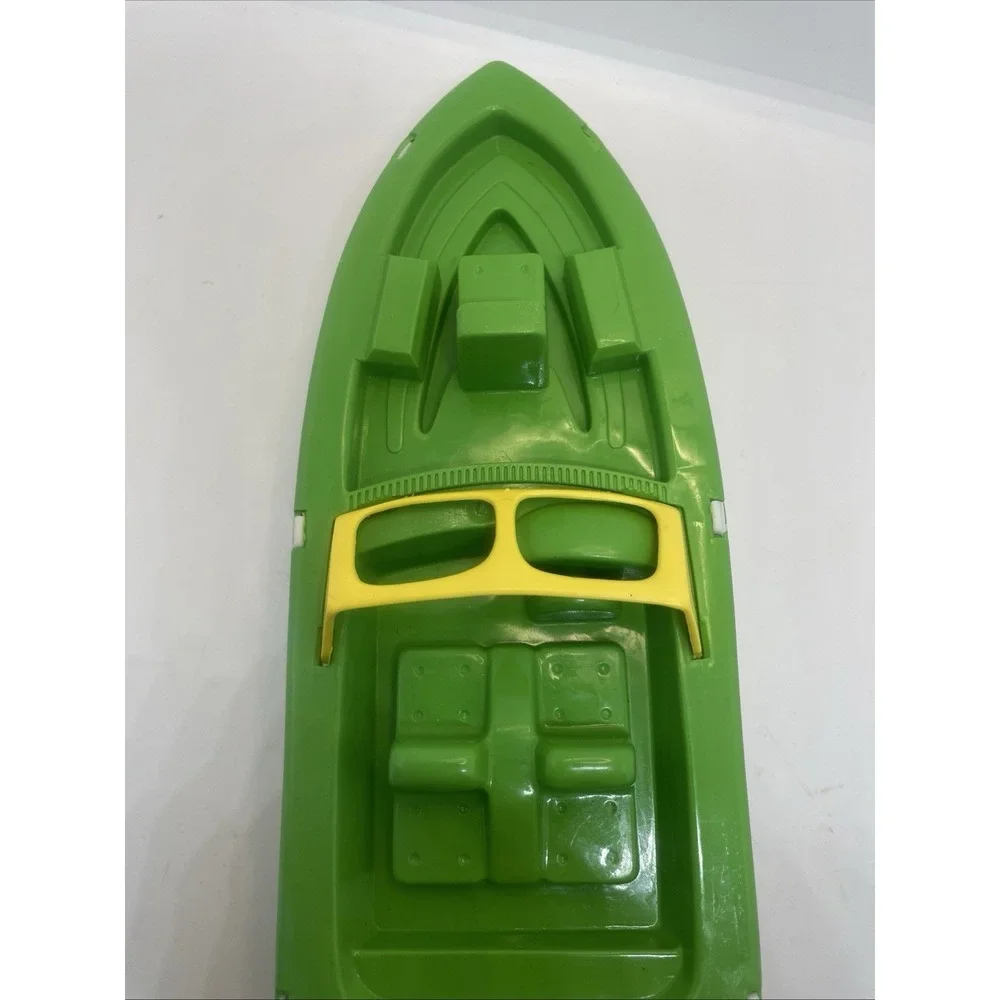 Vintage Processed Plastics Co speed boat motor boat, green & white & yellow, 11